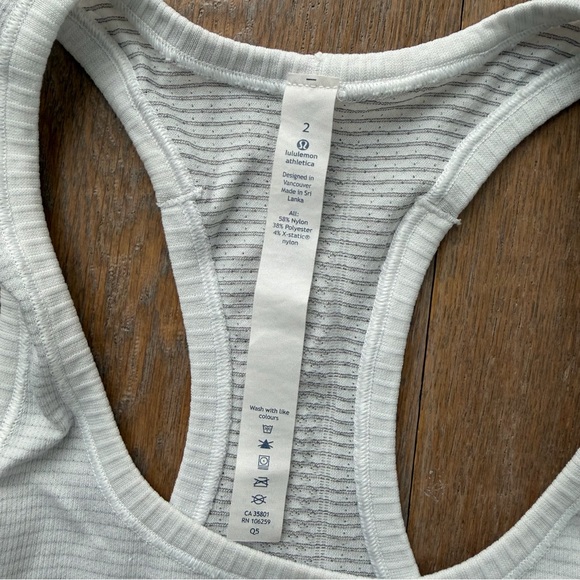 Lululemon Swiftly Tech Racerback Tank Top 2.0
Hip Length - Size 2 - Picture 5 of 6